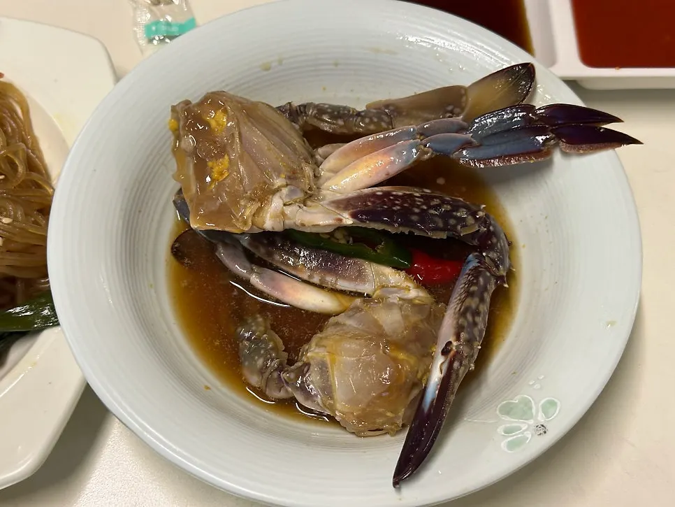 속살이 꽉 찬 간장게장 한 접시