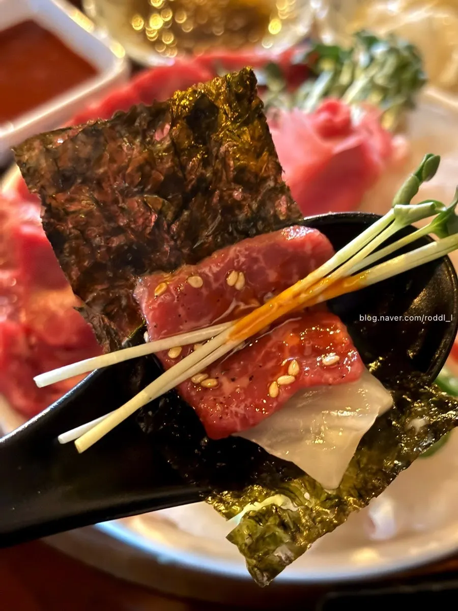 Beef tartare wrapped in seaweed