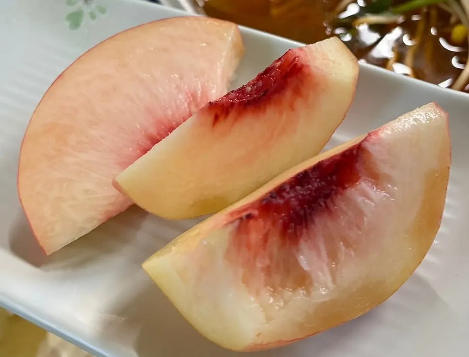 Peaches served for dessert