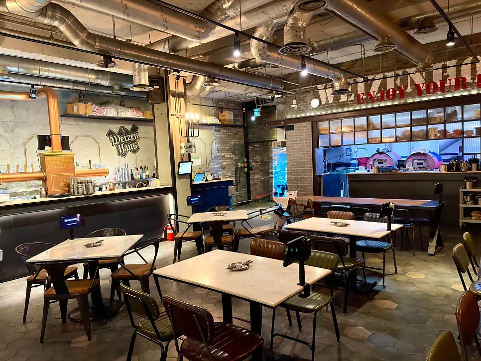 1st-floor interior seating at Weizenhaus Bangbae Branch 1
