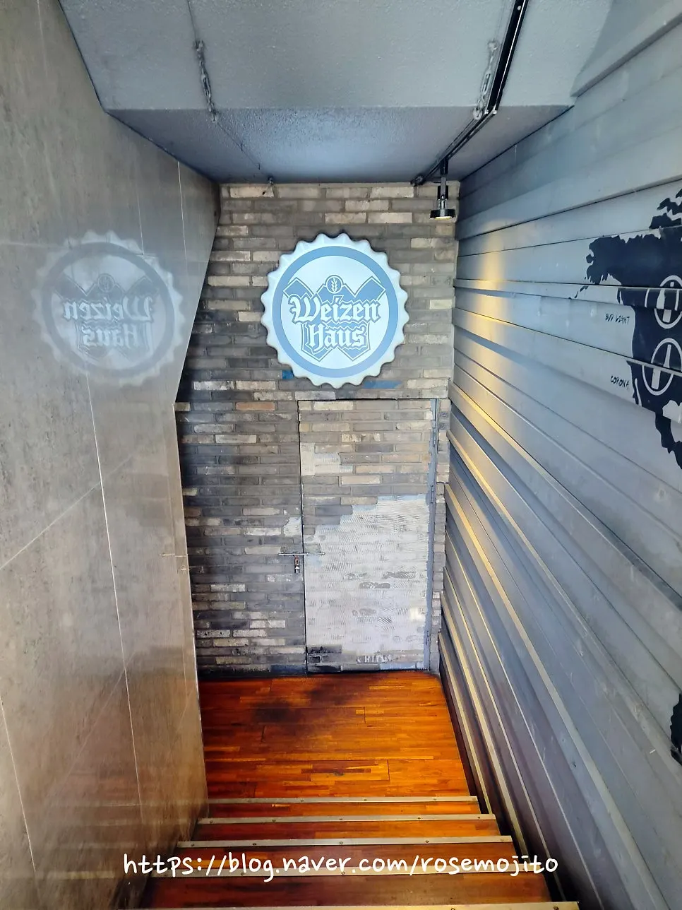 Entrance leading down to the basement at Weizenhaus