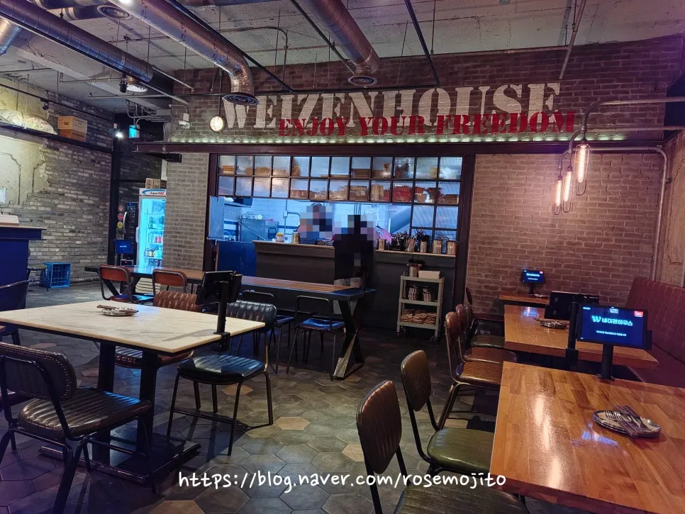 Interior of Weizenhaus with 4-person tables