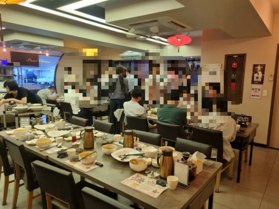 예약 손님으로 차 있는 바오로차이나 사당점 홀