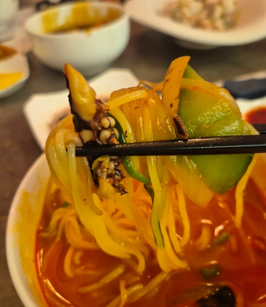 윤기 도는 면발의 바오로차이나 짜장면
