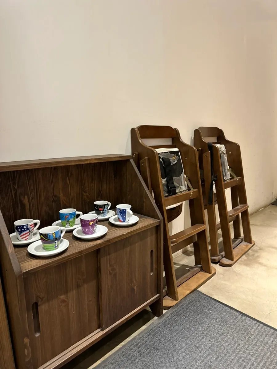 Dog-friendly seating area inside Saechamcoffee