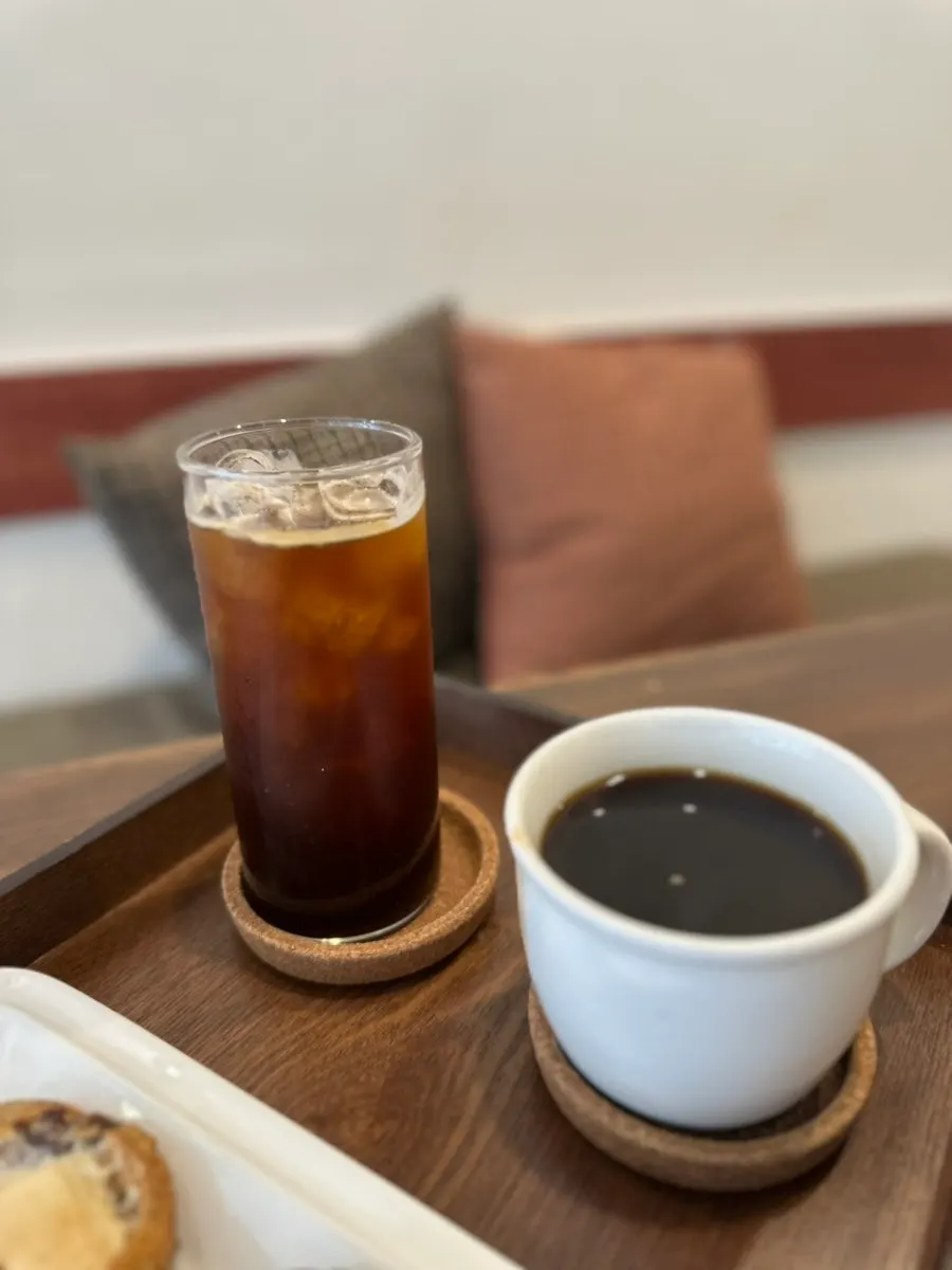 Jambon-beurre sandwich paired with an americano