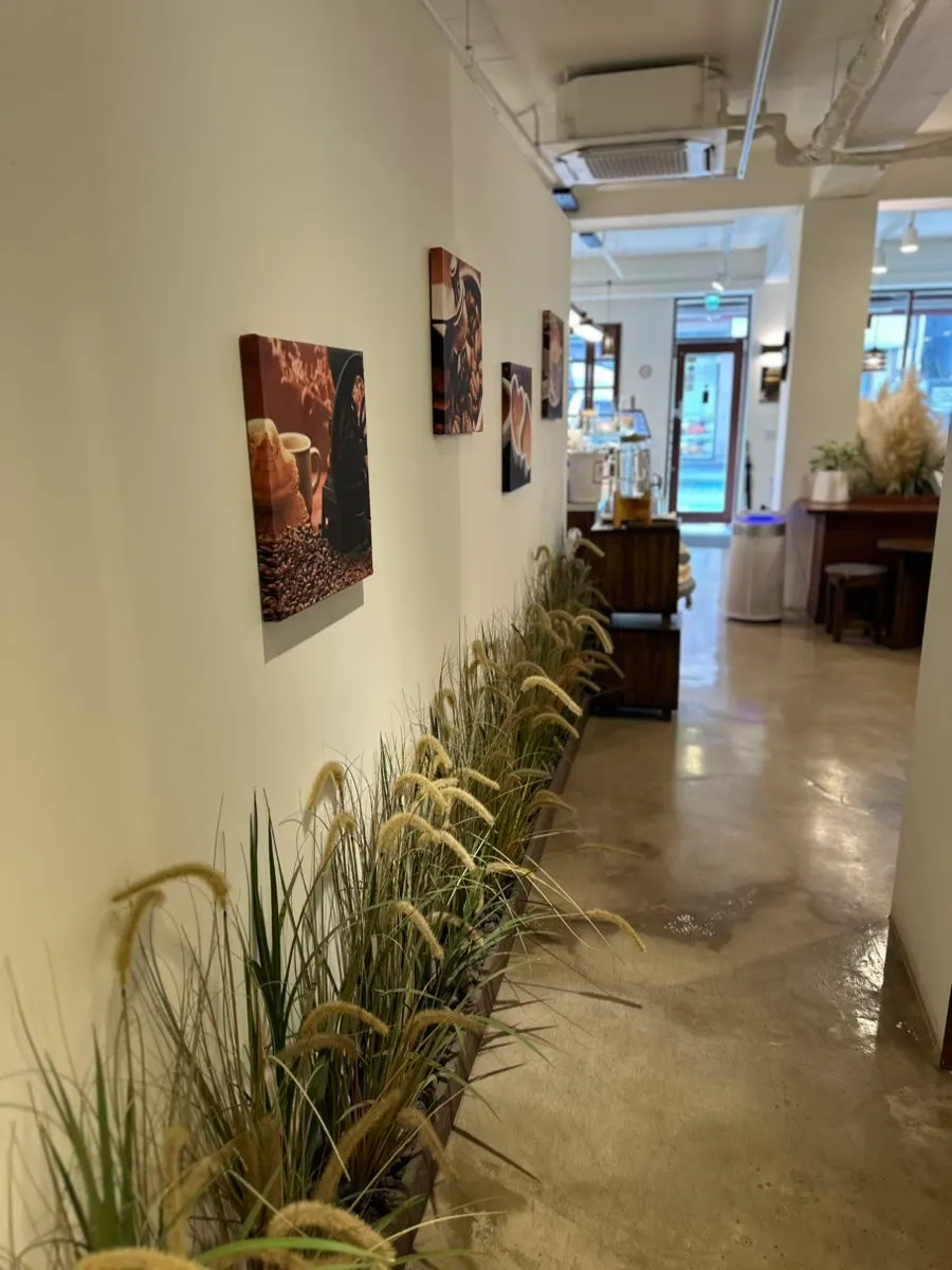 Overall view of Saechamcoffee on Daengri-dan-gil in Anyang
