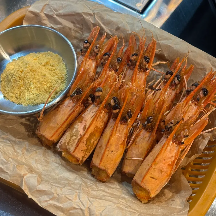 Ten pieces of fried shrimp heads at Saesam Yangsan Main Branch