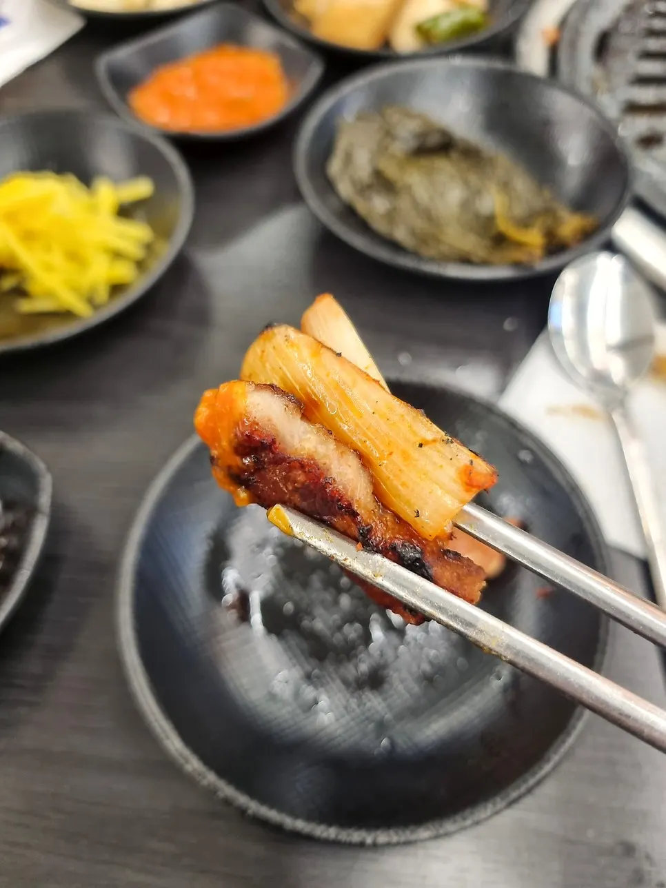 장어와 함께 나온 파김치 반찬