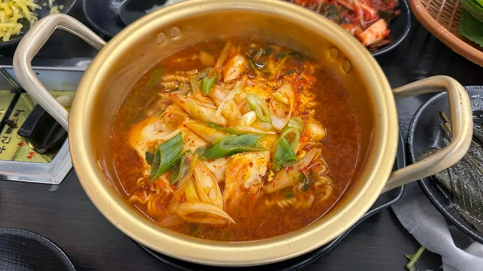 마무리로 주문한 얼큰라면