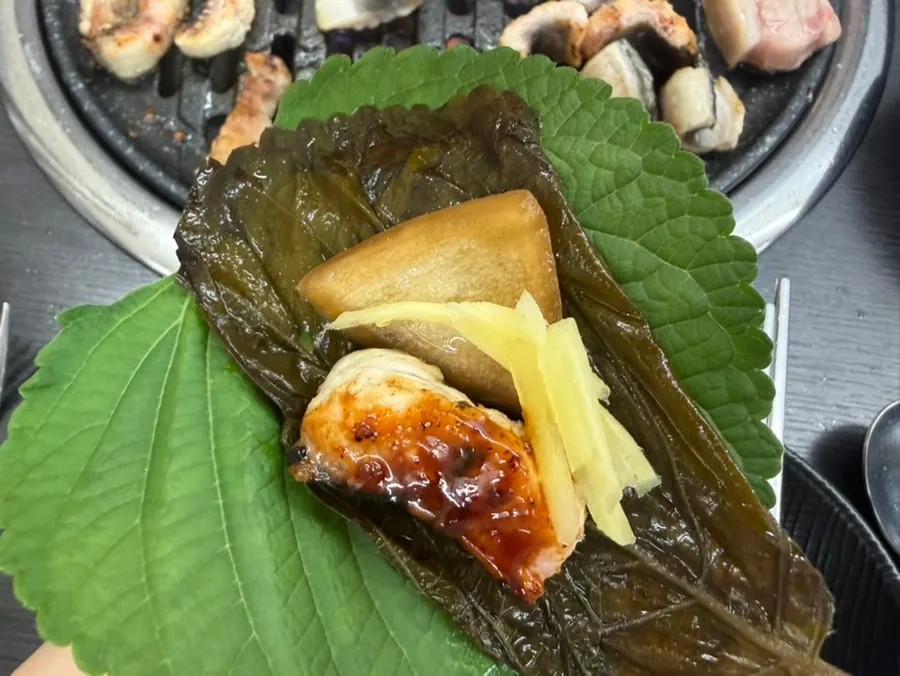 All-you-can-eat eel meal enjoyed with a child