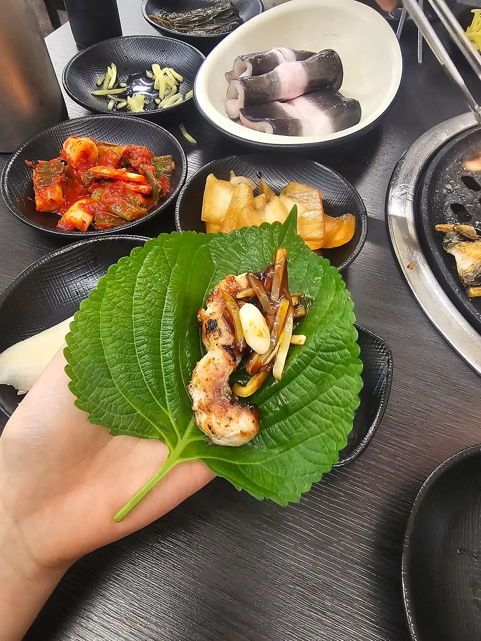 Wrap vegetables to enjoy with eel