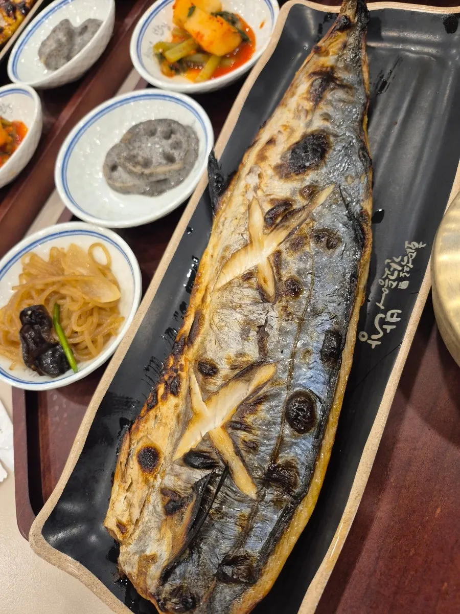 Lean grilled Spanish mackerel with rice
