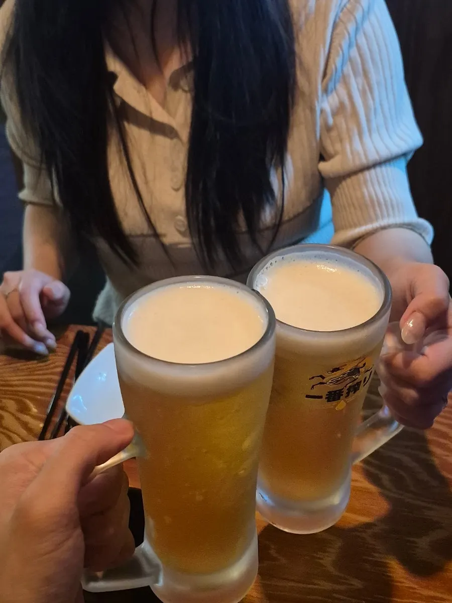 둘이 나눠 먹기 좋은 꼬치와 짬뽕 구성