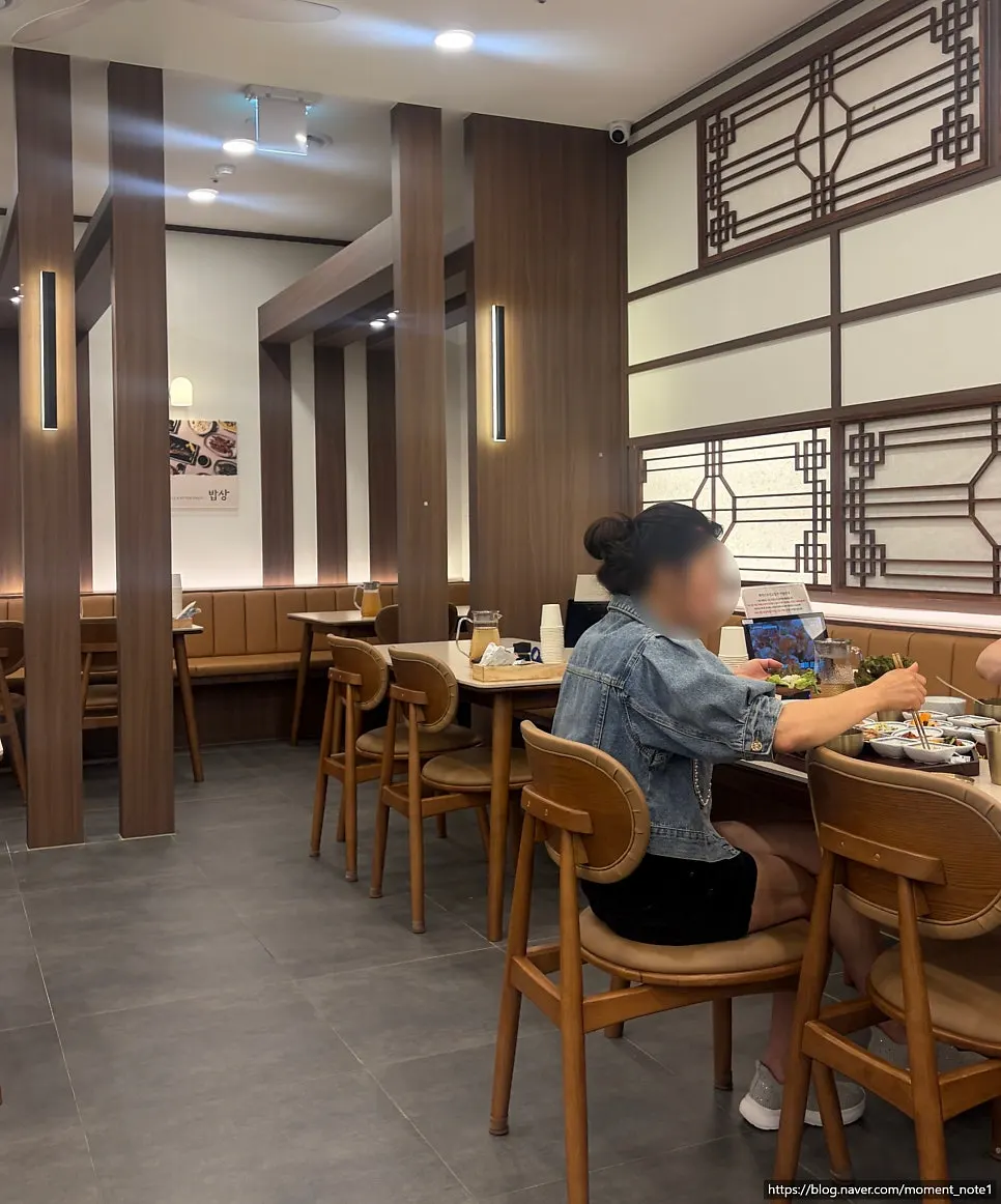 화덕으로간 고등어반상 여의도점 홀 전경