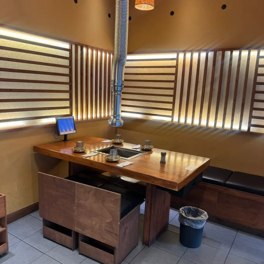 โต๊ะภายในร้าน Cheonsangae Jangeoga Myeonmok Sagajeong Branch
