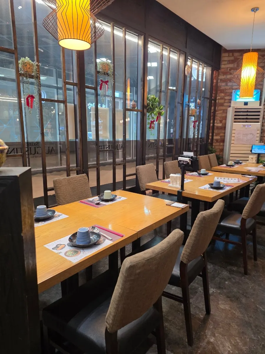Table seating at Saeng Augustine Hapjeong Branch