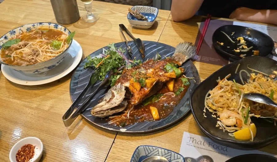 Full view of the dining table at Saeng Augustine Hapjeong Branch