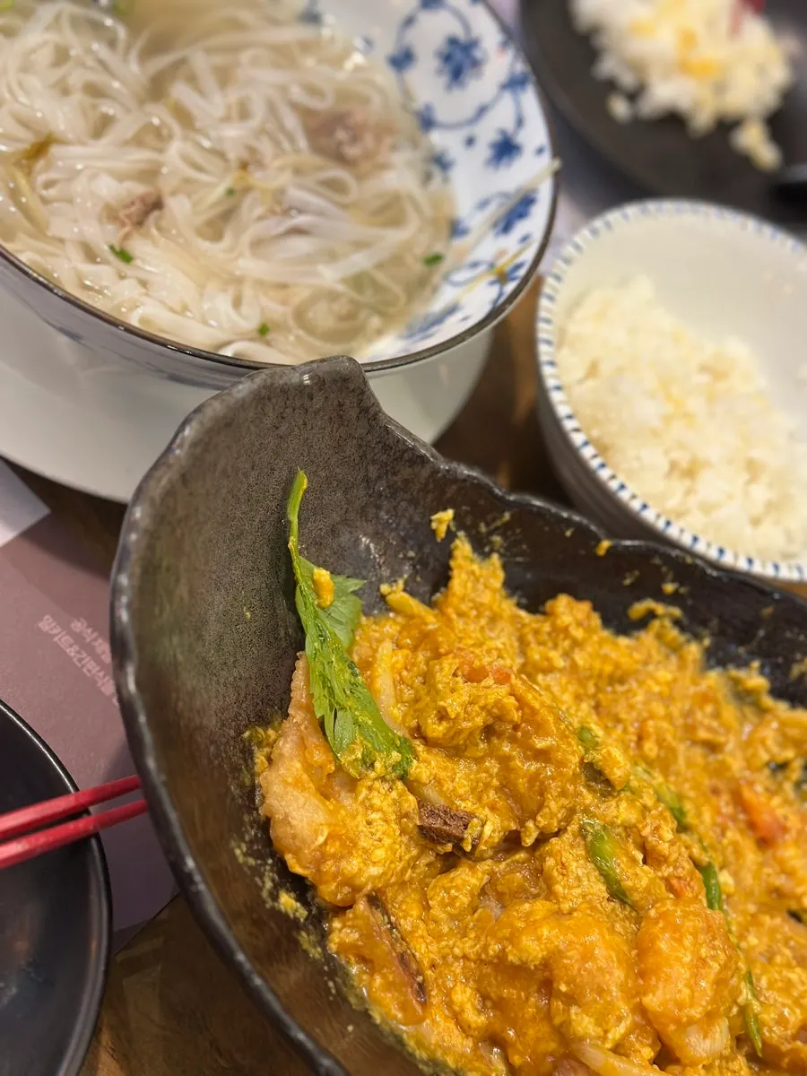 둘이 먹기 충분했던 단품 구성