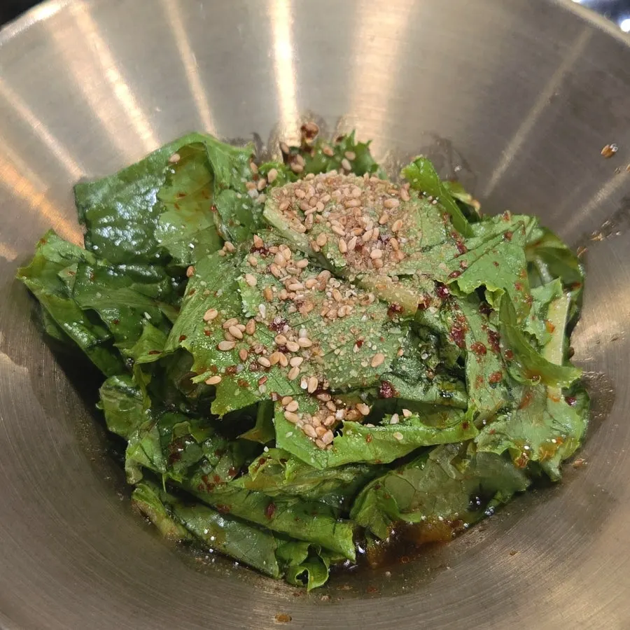 Makchang side dishes and sauces