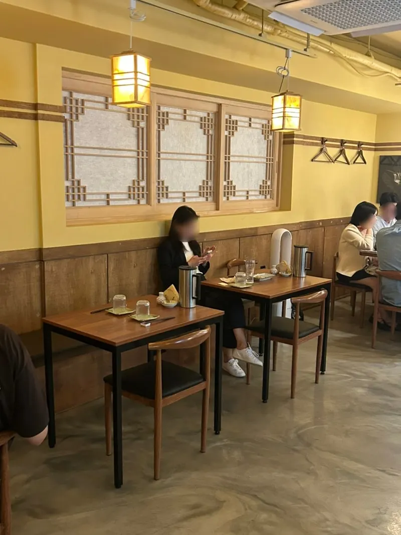 사카이 2인 테이블석 좌석
