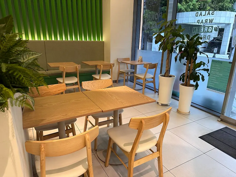 Interior view of Salering Gyodae Direct Store