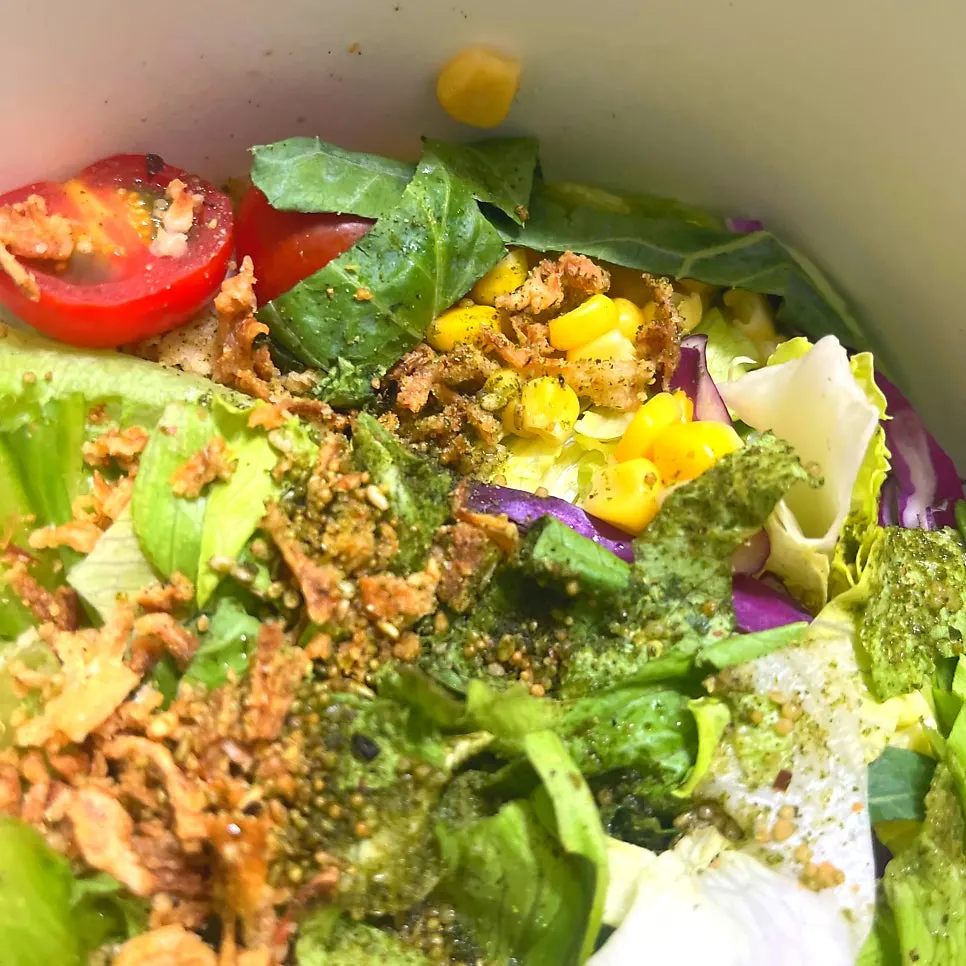 Poke bowl mixed with red cabbage and sweet corn
