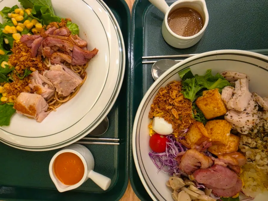 Table setting with Healthy All-in-One bibim poke and duck mix pasta