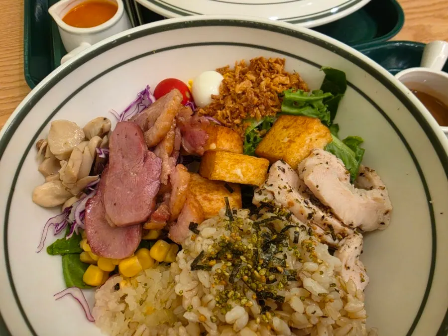 Healthy All-in-One bibim poke with brown rice
