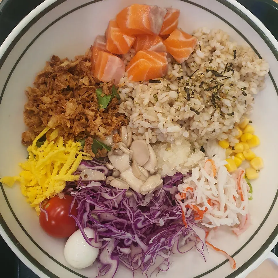 생연어 비빔포케 클로즈업