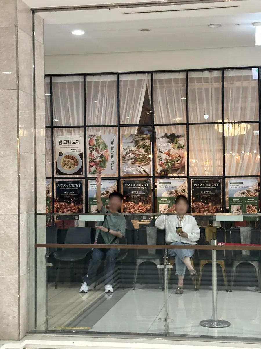 오네스타 3층 살레르노 송도오네스타점 입구