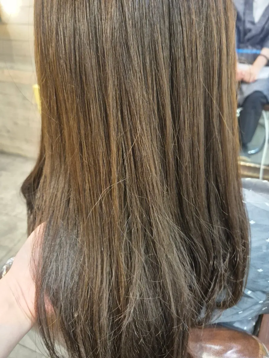 Split ends and breakage in the hair