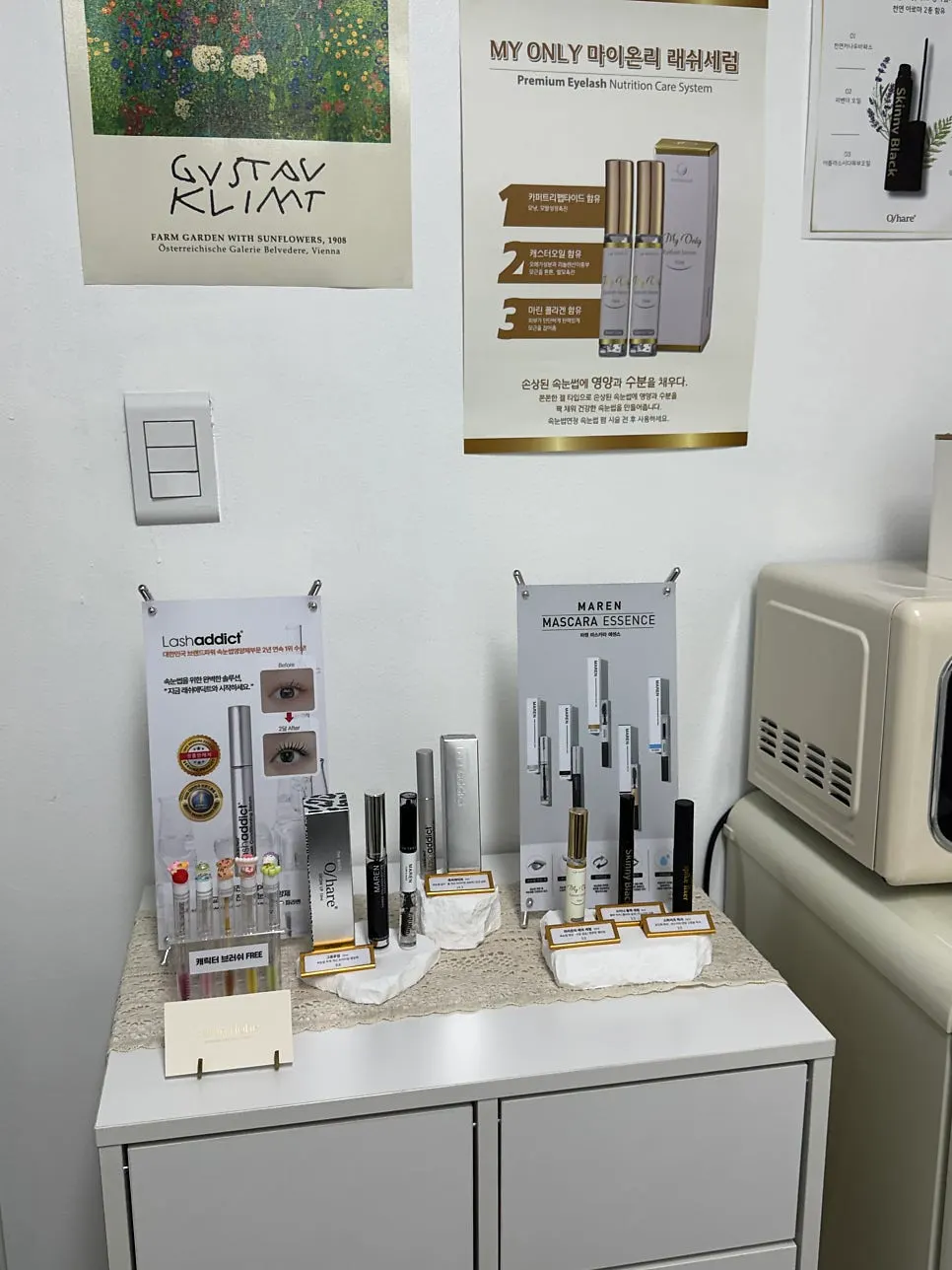 Consultation space and decor at Salon Dohe Sanbon Branch