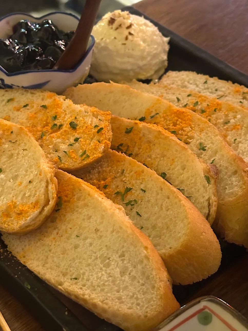 불맛 나는 야키토리 꼬치 접시