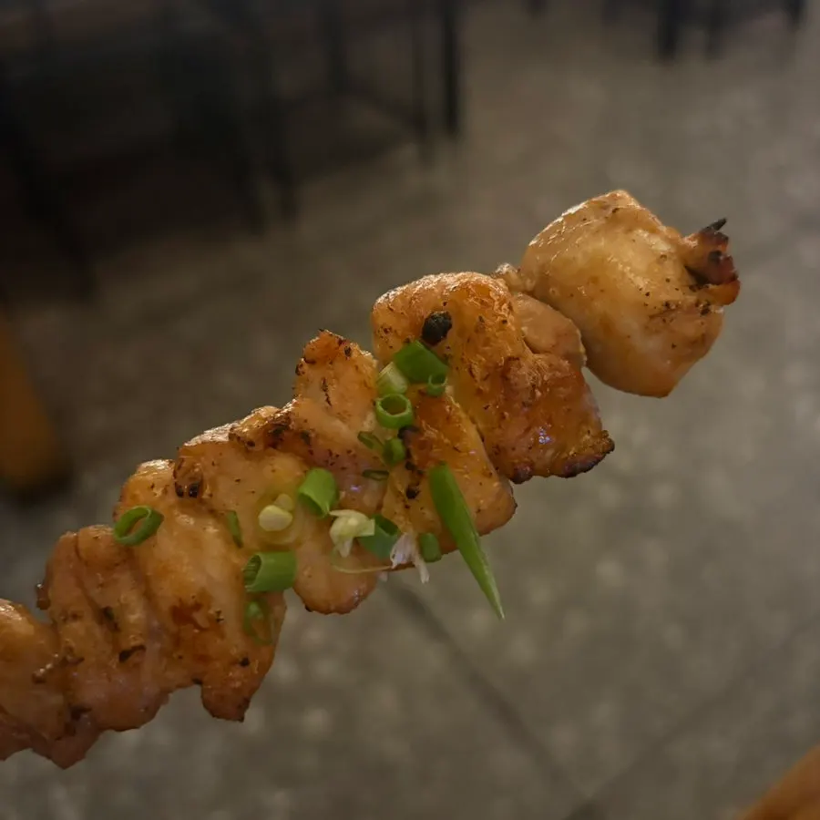 Grilled chicken thigh tendon and hangjeongsal skewers
