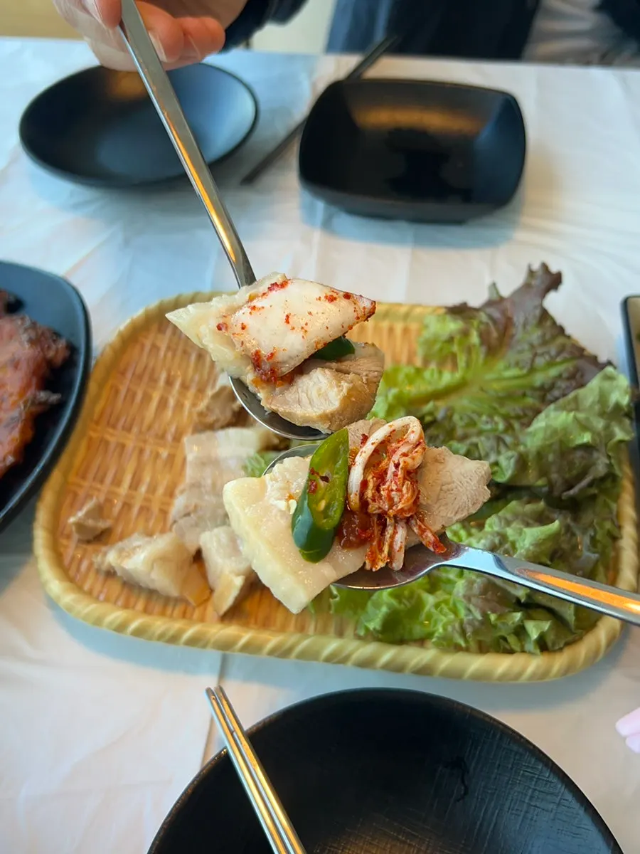 직접 담근 겉절이 김치와 쌈장