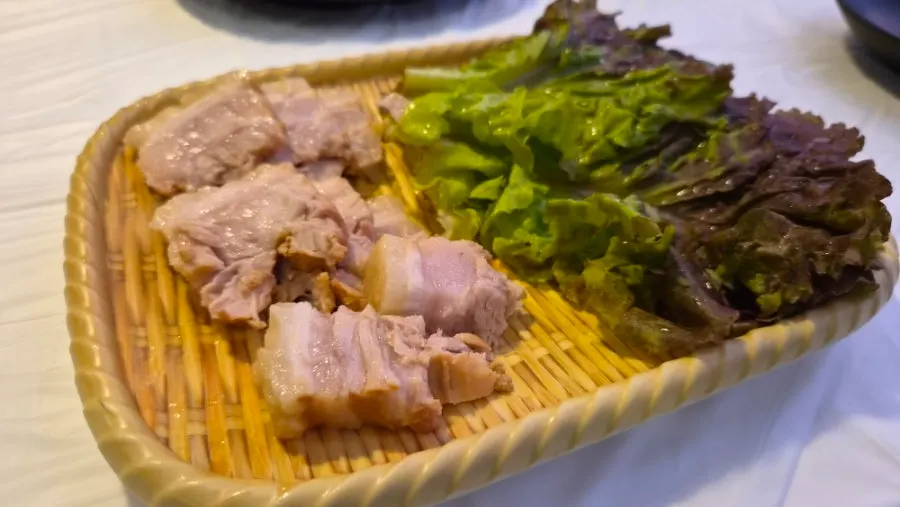 A plate of well-boiled bossam pork