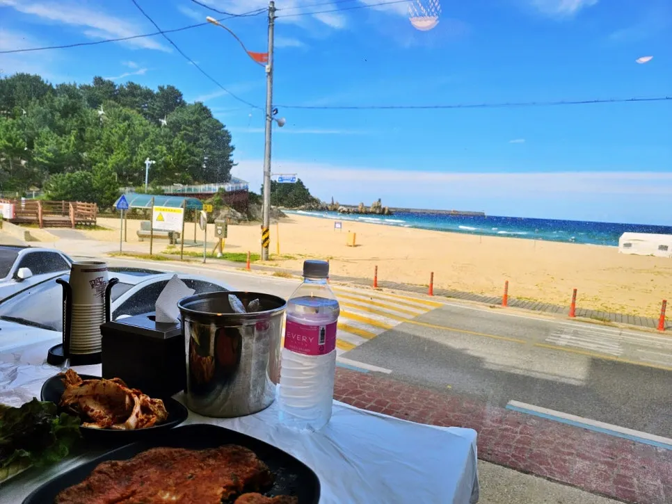 Final table setting of the lunch omakase by the ocean-view window