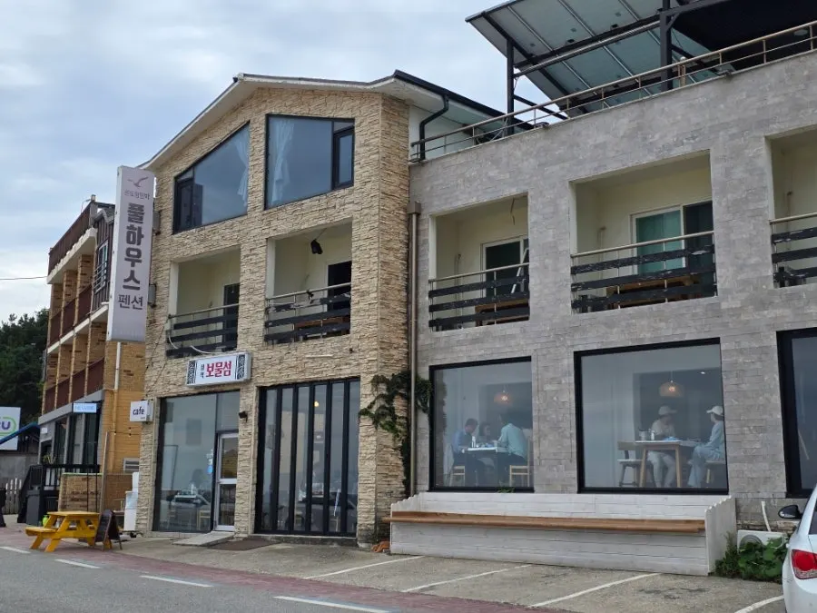 Exterior of Samcheok Bomulseom in front of Han-seom Beach