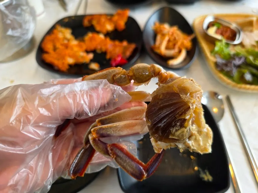 Base rice served for mixing with the soy-marinated crab