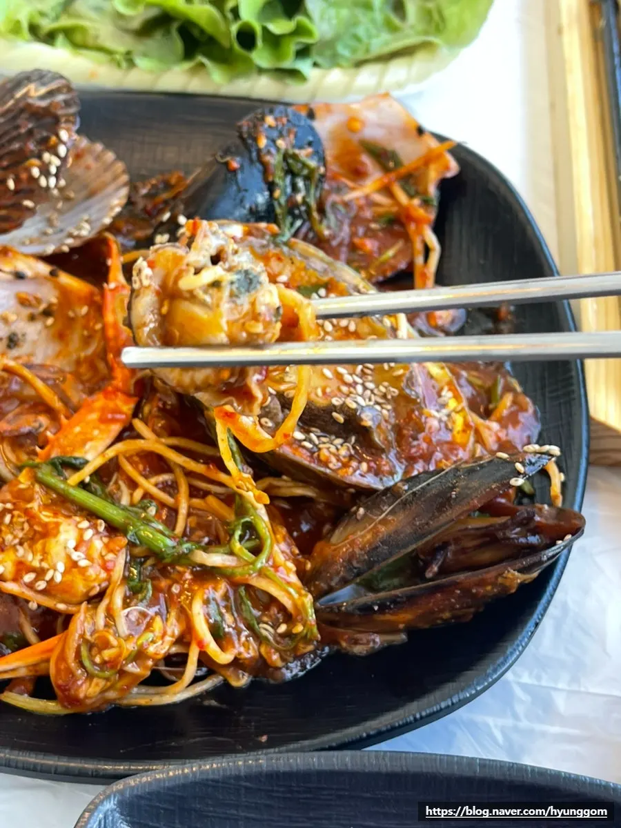 수육과 직접 담근 겉절이