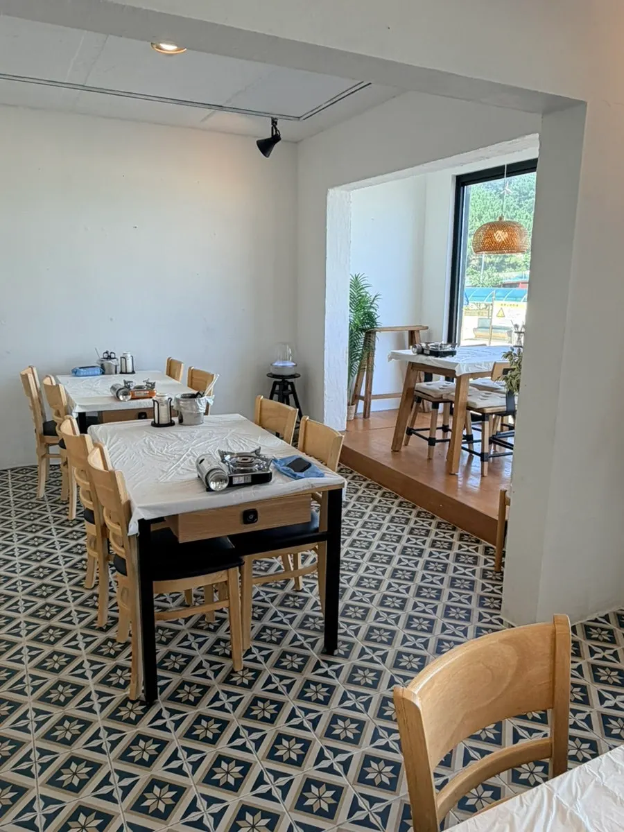 Samcheok Bomulseom restaurant and sea view