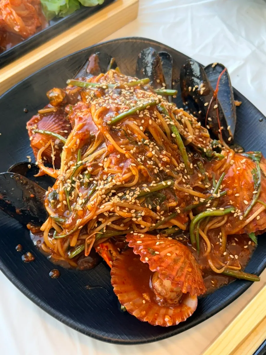 Complimentary steamed seafood