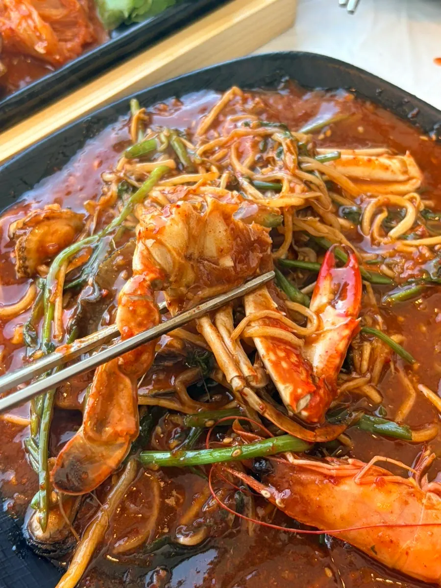 Steamed seafood in spicy sauce