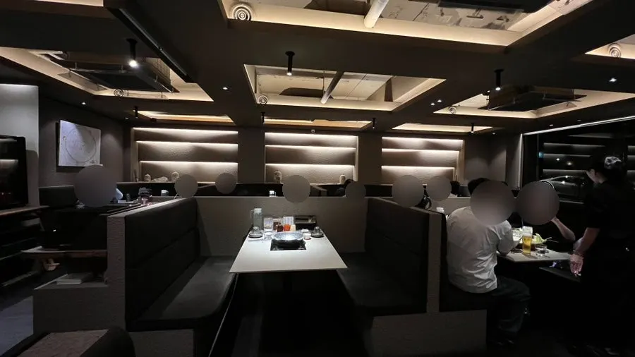 깔끔한 샤브인서울 내부 인테리어