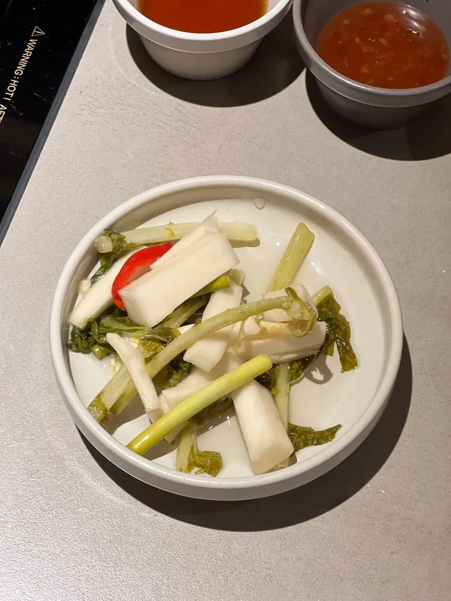살치살 샤브정식 한상 차림