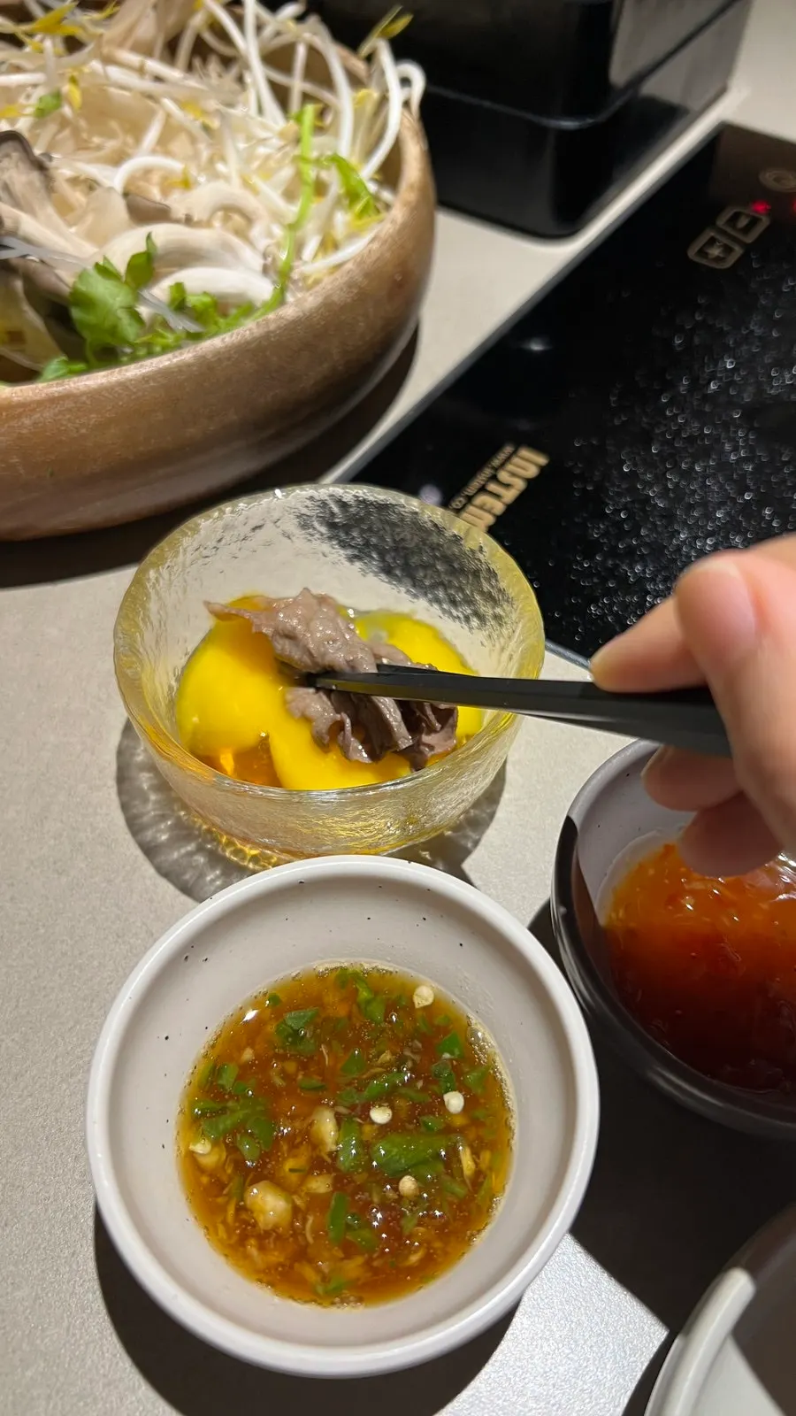 끓어오르는 샤브샤브 재료