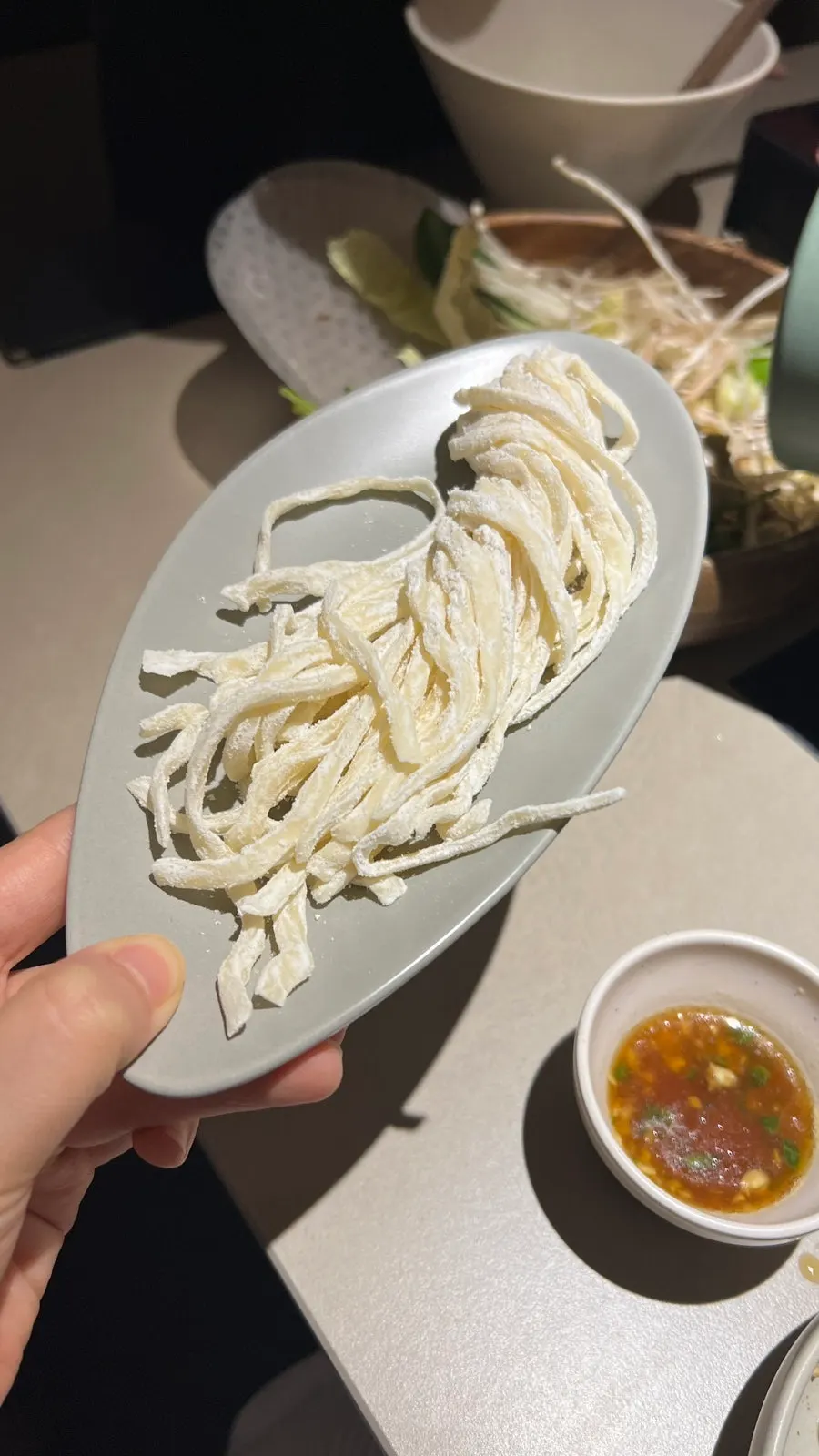 살치살과 야채를 곁들인 샤브샤브