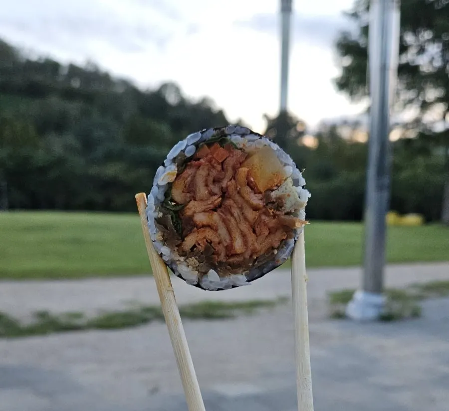 Maekom odeng yubu gimbap from Samhyeongje Gimbap Sangam