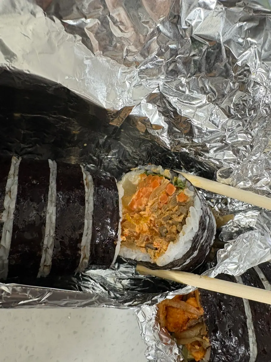 持ち帰って味わったサムヒョンジェキンパの油揚げキンパ